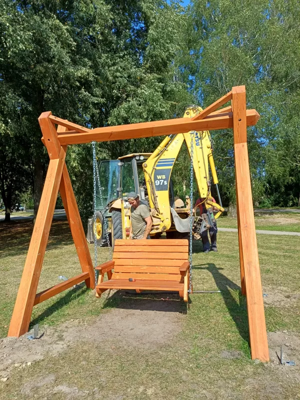 4.10.2024. DKN Iedzivotāju iniciatīvu projekts - Publisku šūpoļu un dekoratīvo vējdzirnavu